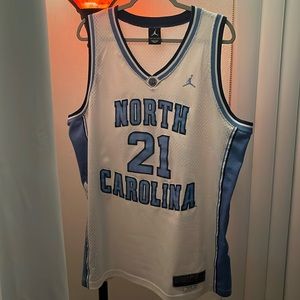North Carolina white UNC Tar Heels basketball jersey #21 Nike Size Large